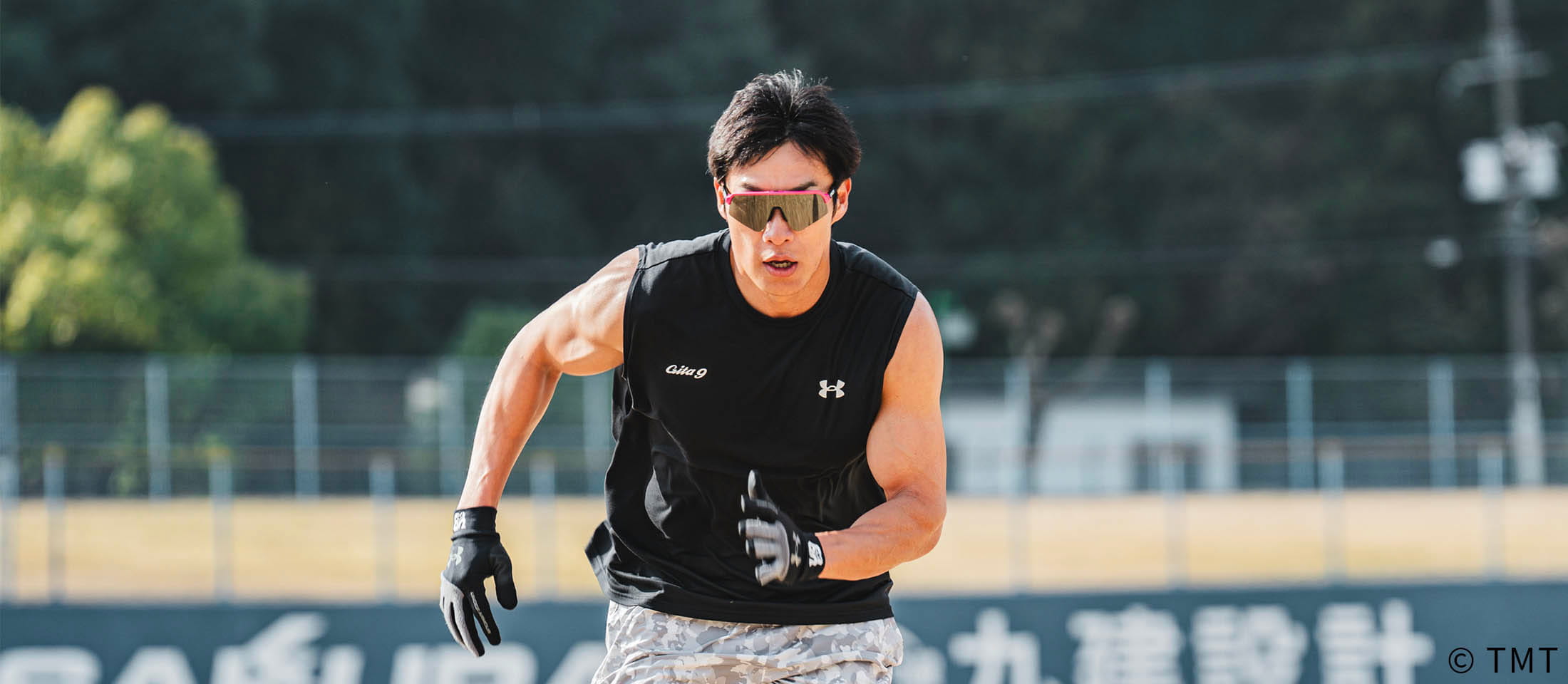 ランニングする柳田選手